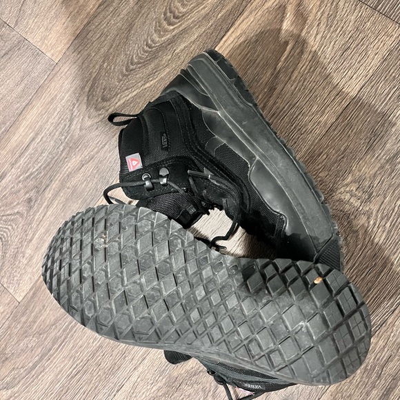 MTE UltraRange EXO Hi Shoe Uni sizing size THEY ARE 7.5 IN MEN/9 IN WOMEN - Picture 3 of 11